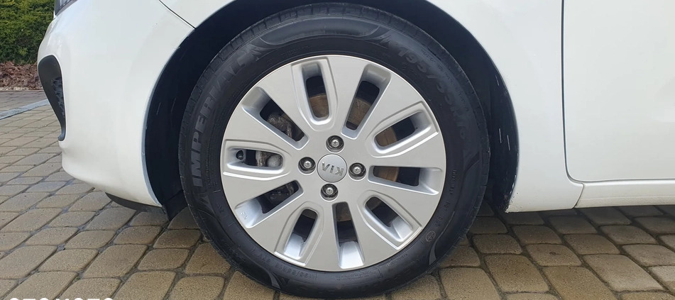 Kia Rio cena 27800 przebieg: 131000, rok produkcji 2012 z Krosno małe 326